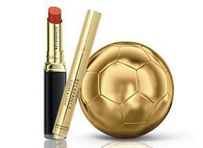 goldener Mini-Fußball mit Kosmetikartikeln